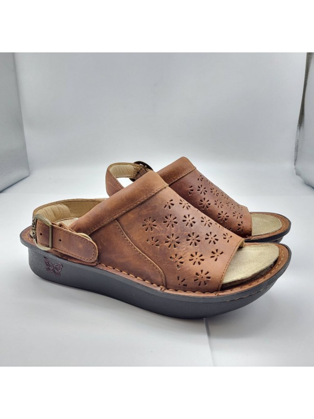 Alegria Klover sz g Brown Leather Laser Cut Flowers slingback peep toe